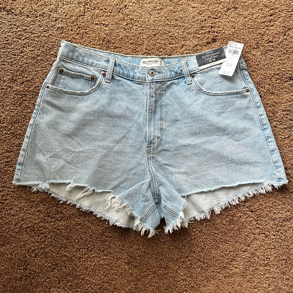 The 90s Relaxed Cutoff Short